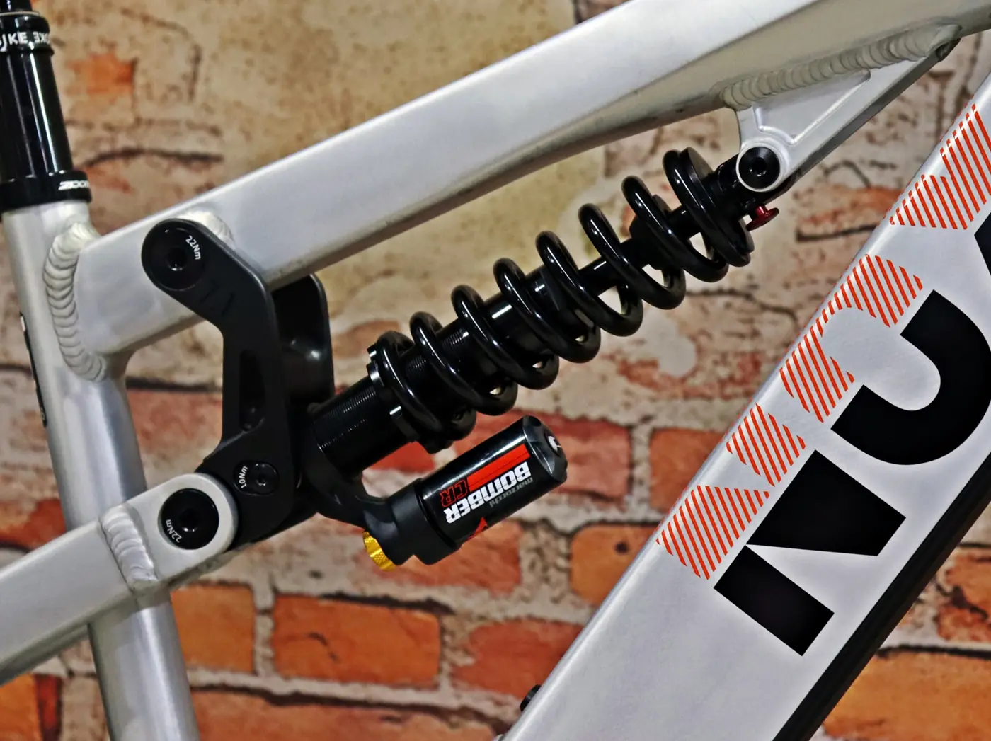 NOX Hybrid Enduro 7.1 Pro Sachs RS – Detailansicht 1