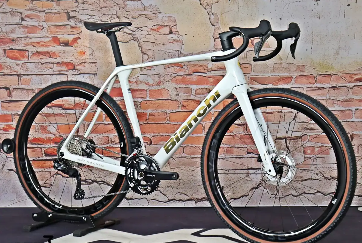Bianchi Impulso RC GRX 825 Di2 2x12sp Raudibotn Camo / Sand – Ansicht 3