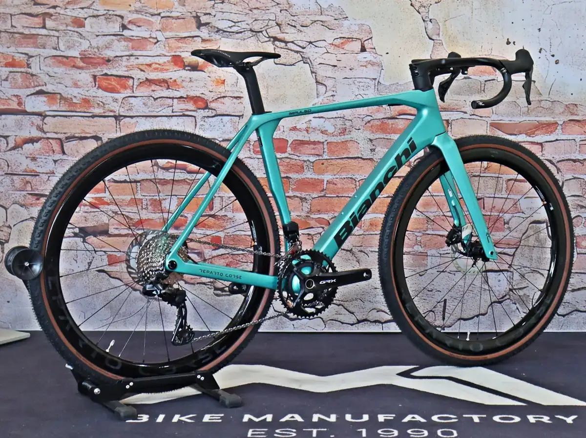Bianchi Impulso RC GRX 825 Di2 2x12sp Celeste Metallic / Graphite – Detailansicht 1