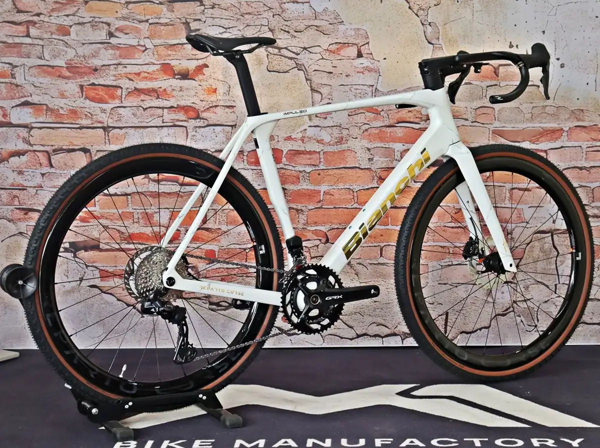 Bianchi Impulso RC GRX 825 Di2 2x12sp Canova Matallic / Gold – Detailansicht 1
